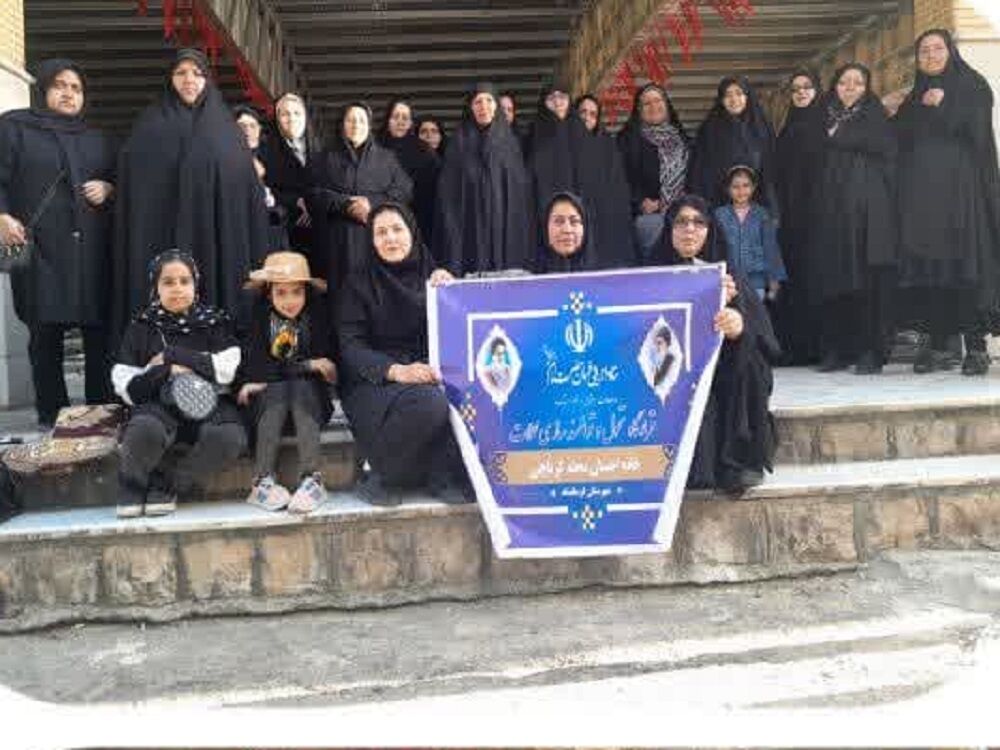 بانوان مسجدی قرائت حدیث شریف کسا را به روح امام راحل هدیه کردند