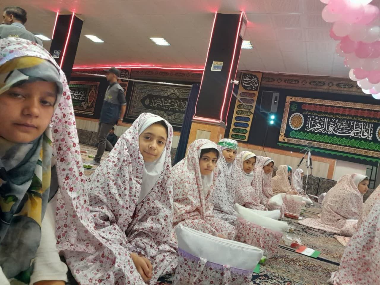 بانوان مسجدی قرائت حدیث شریف کسا را به روح امام راحل هدیه کردند