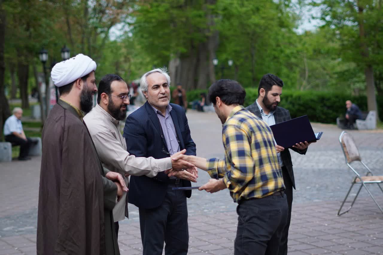 آیات قرآن در باب جهاد مشق شد