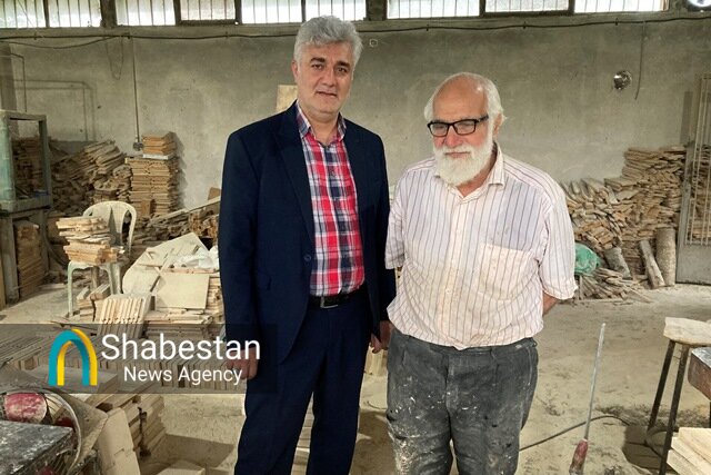 ساخت رحل به روش سنتی توسط آقا سیدعبدالله در جوار جنگل؛ تا زنده ام این کار را انجام می دهم