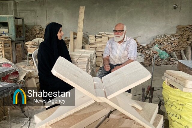 ساخت رحل به روش سنتی توسط آقا سیدعبدالله در جوار جنگل؛ تا زنده ام این کار را انجام می دهم