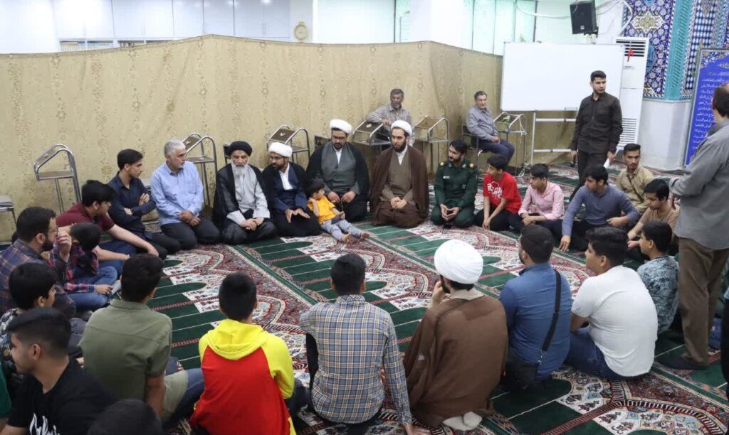 مساجد باید برای نسل جوان برنامه داشته باشند