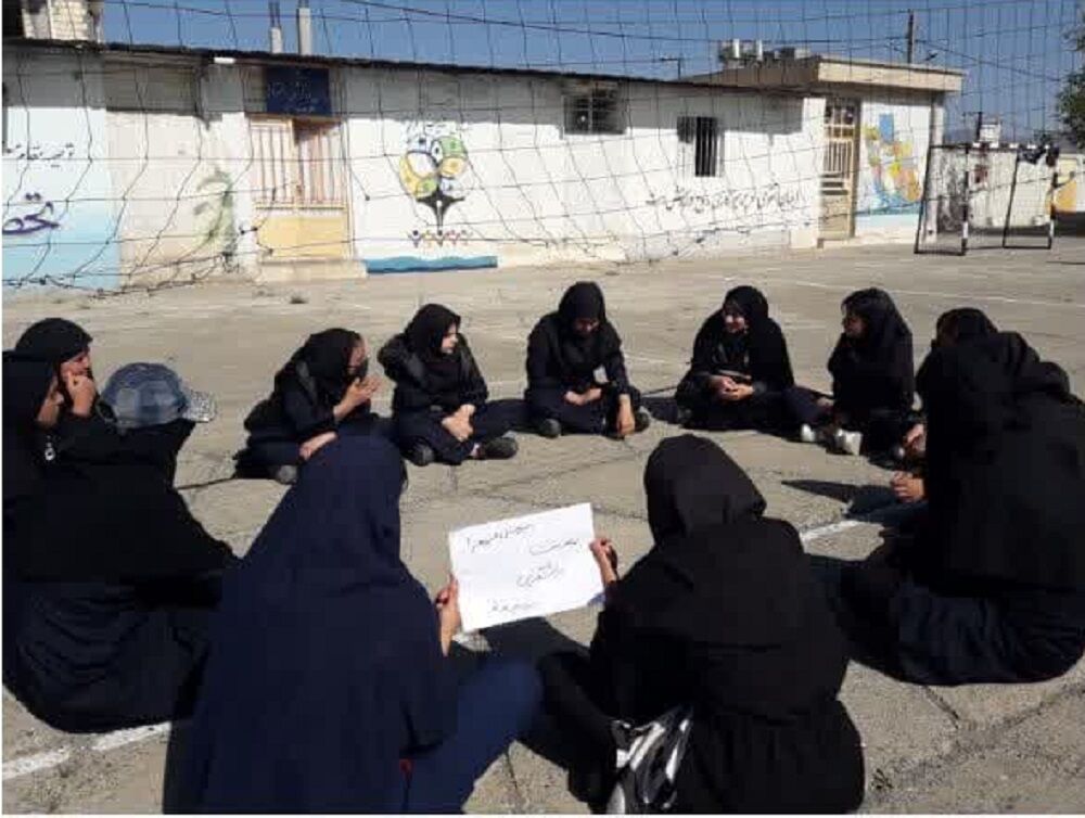 حضور زنان در مسجد بنیاد دینی جامعه را تقویت میکند