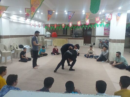 بازگشت جوانان به مسجد با میانبر ورزشی یک روحانی