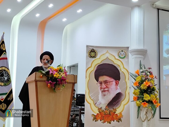 انقلاب اسلامی ایران، استخوانی در گلوی دشمنان است