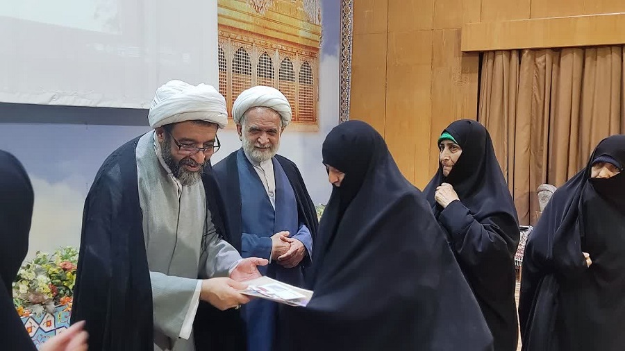 طلبه تراز دین و انقلاب تربیت کنیم