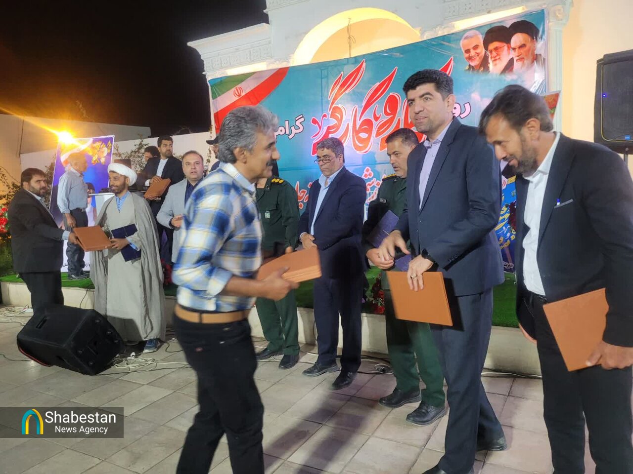 کارگران شهرداری جیرفت تجلیل شدند