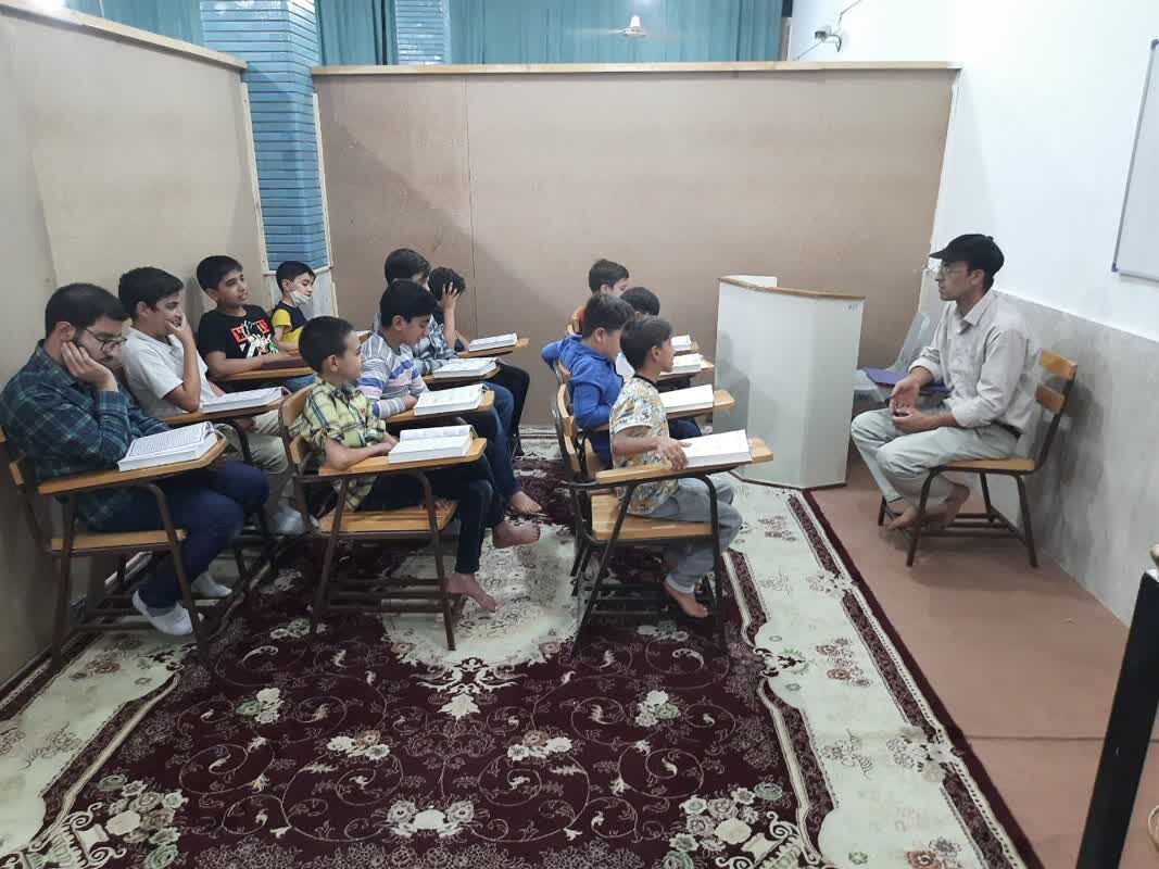 مربیان مسجدی که معلمی می‌کنند