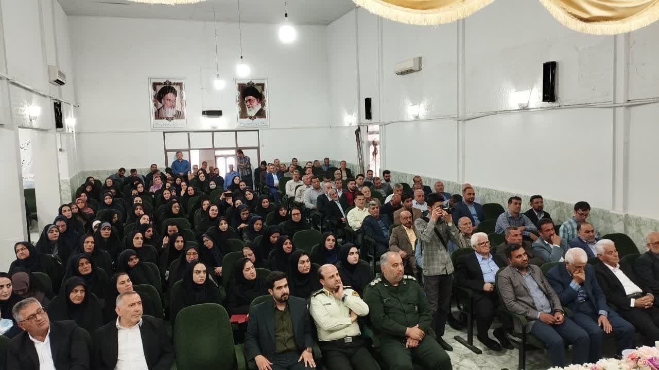 معلمان مجاهدان سنگر علم و دانش هستند