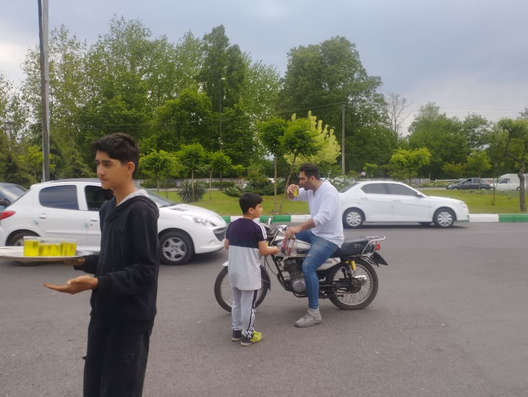 برپایی ایستگاه صلواتی خوان کرامت در رشت