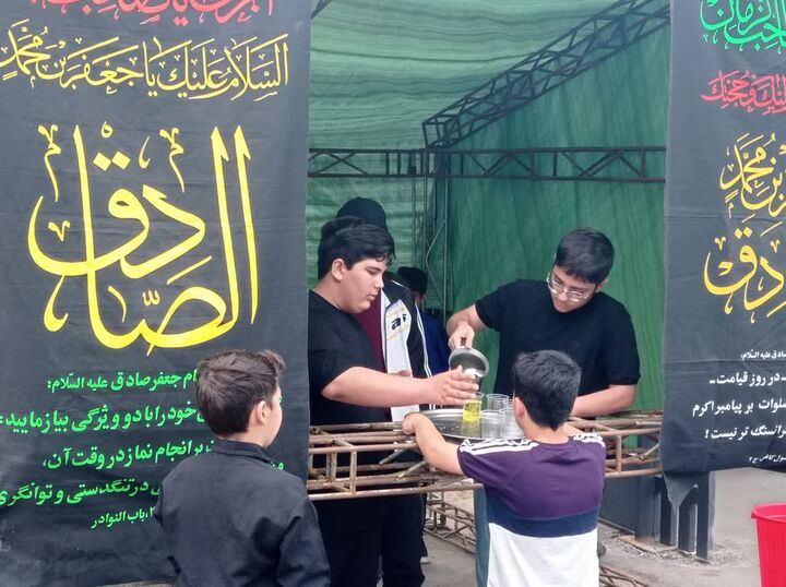 برپایی ایستگاه صلواتی خوان کرامت در رشت