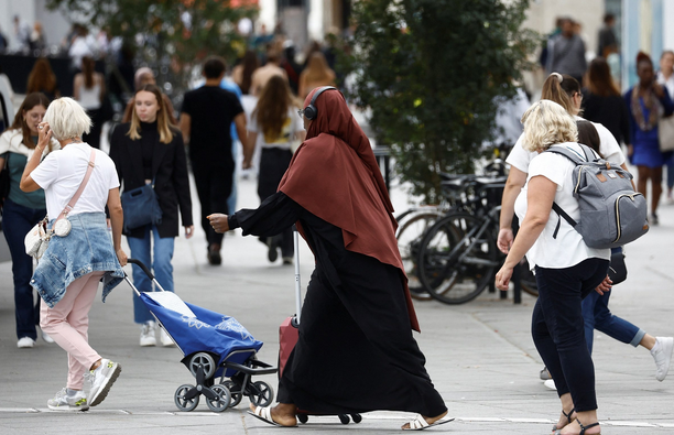 آمار بالای جمعیت مسلمانان و نگرانی مقامات فرانسوی از گسترش اسلام در فرانسه