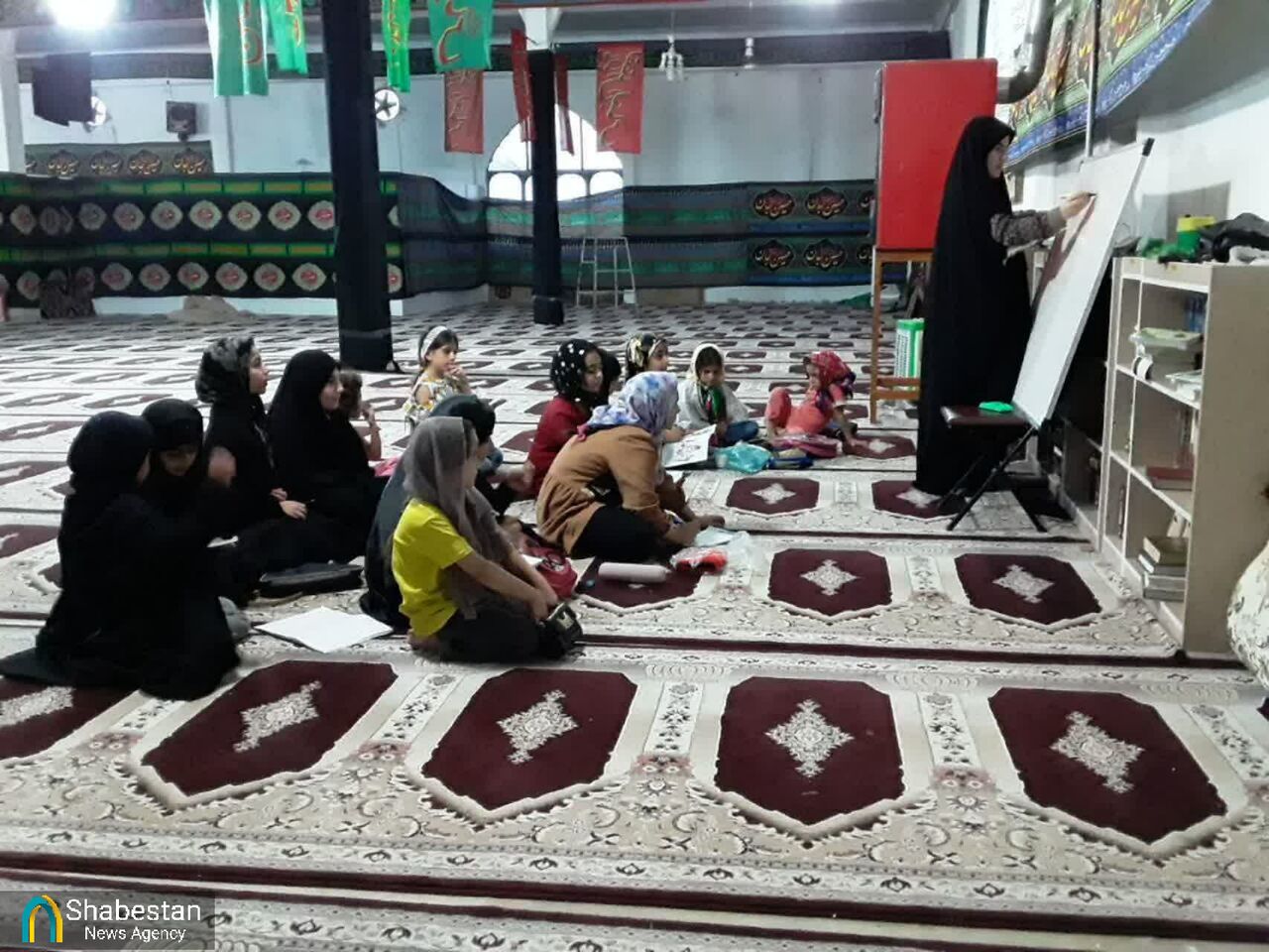 بانون نقش مهمی در مقابله با هجمههای فرهنگی دشمنان دارند