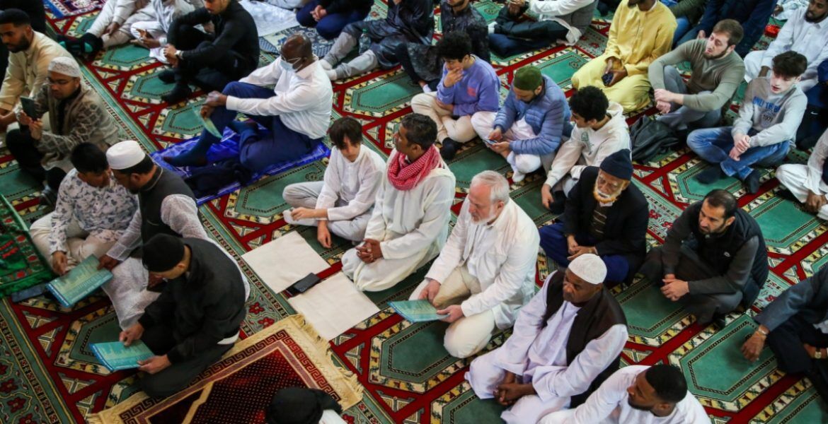 نگرانی مقامات فرانسوی از گسترش اسلام و جمعیت مسلمانان این کشور!
