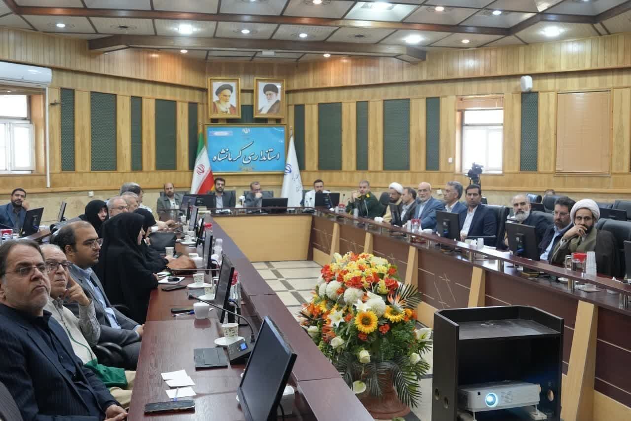 جشنهای دهه کرامت باعث ایجاد شور و نشاط در مردم میشود