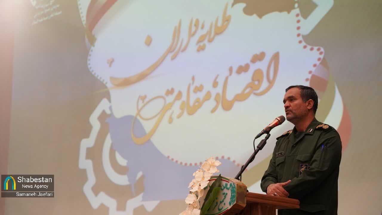 رونمایی از اولین شناسنامه صندوق های قرضالحسنه اشتغال کشور