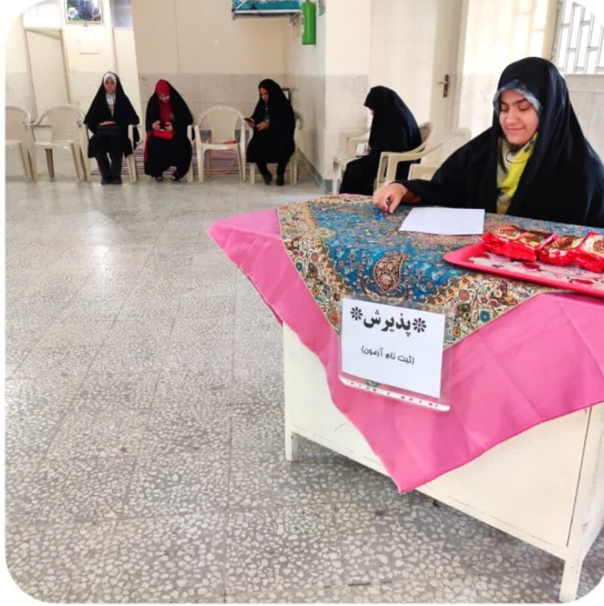 آزمون اعطای "مدرک عمومی" به حافظان قرآن در آران و بیدگل برگزار شد