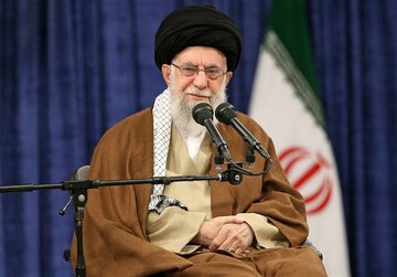 جمعی از قاریان کاروان حج تمتع با رهبر انقلاب اسلامی دیدار کردند