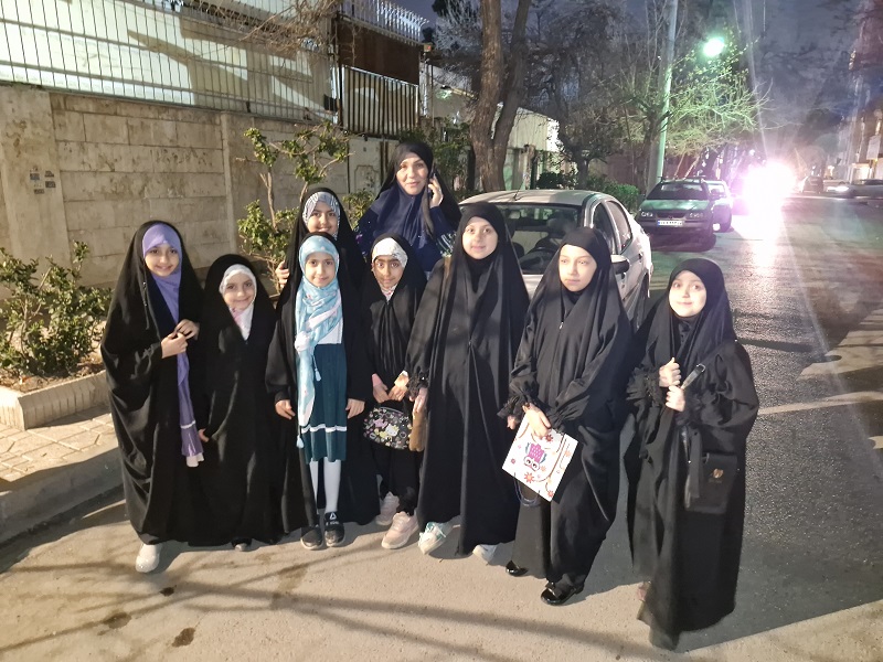 دخترانمان را بلد نیستیم/ در تربیت دختر از معجزه محبت غافل نشویم