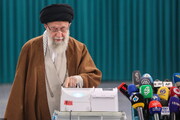 حضور رهبر معظم انقلاب در دور دوم انتخابات مجلس شورای اسلامی