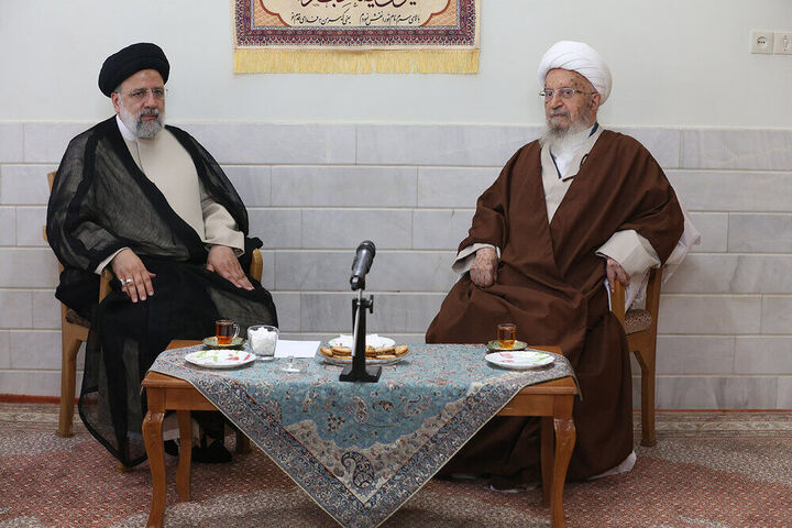رئیس جمهور صبح امروز با آیت الله مکارم شیرازی دیدار کرد