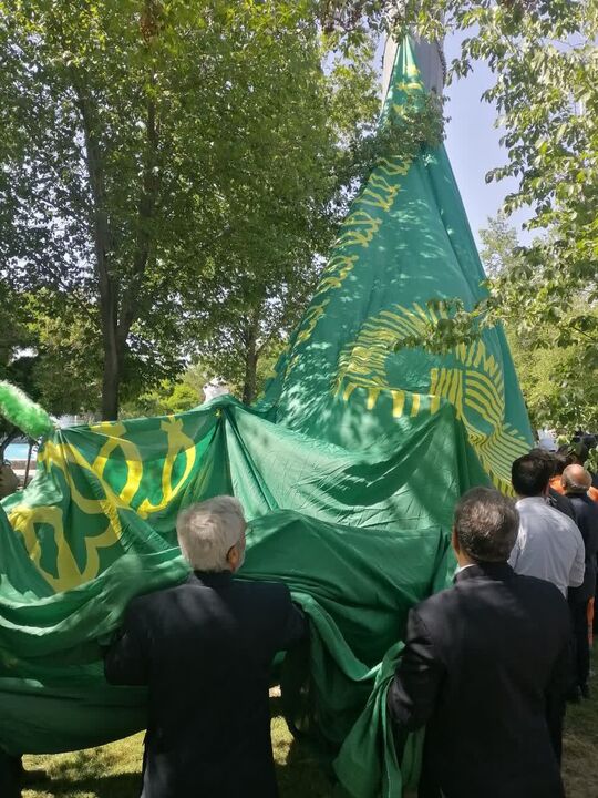 اهتزاز پرچم سبز رضوی در اصفهان