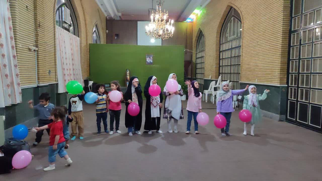 ویژه برنامه طرح خواهر و برادری در مسجد امام صادق(ع) برپا شد