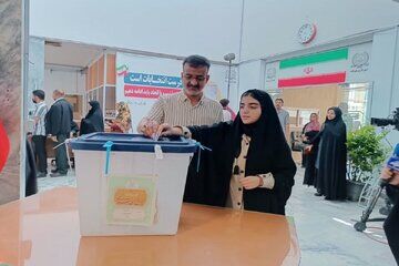 حضور مردم در انتخابات مهر تاییدی بر اهداف نظام و انقلاب است