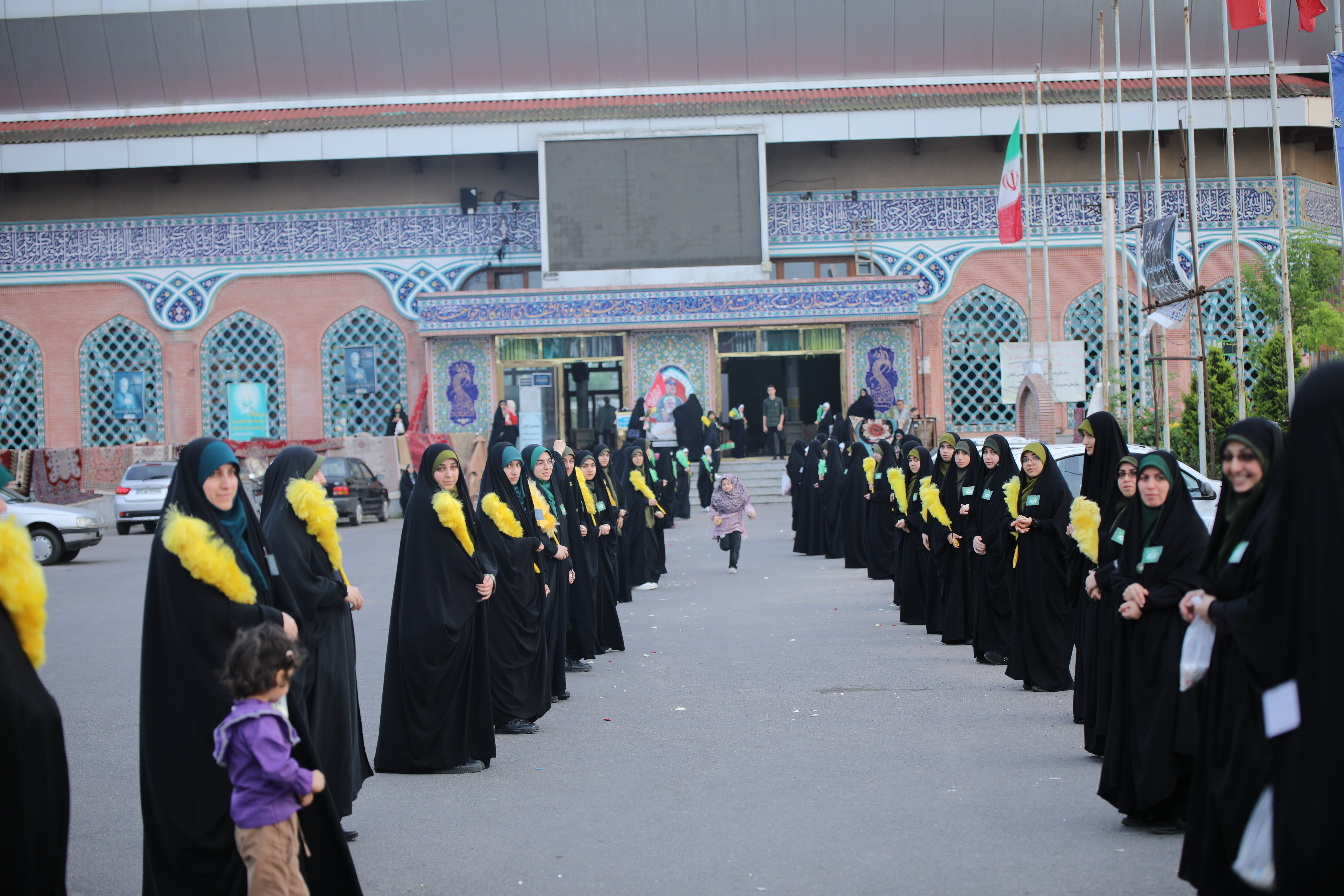 زیر سایه این خورشید کسی گم نمی‌شود