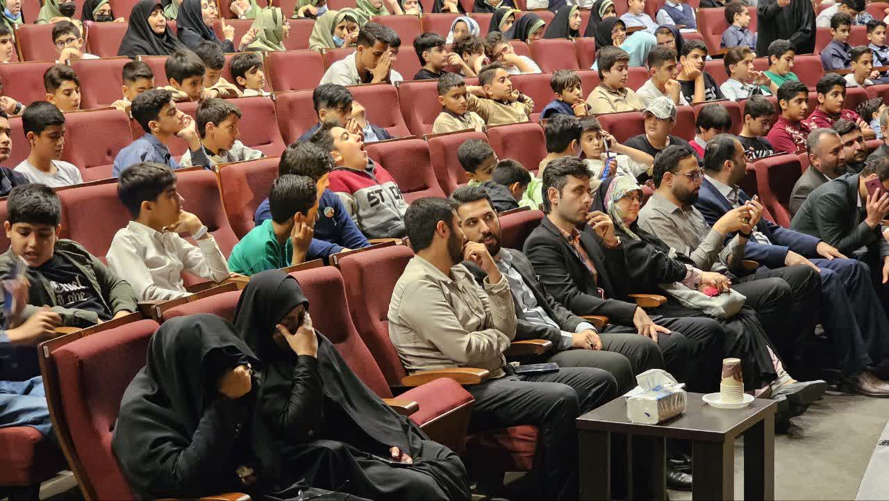 حضور کاروان خدام رضوی در جمع دانش آموزان و فرهنگیان رشت