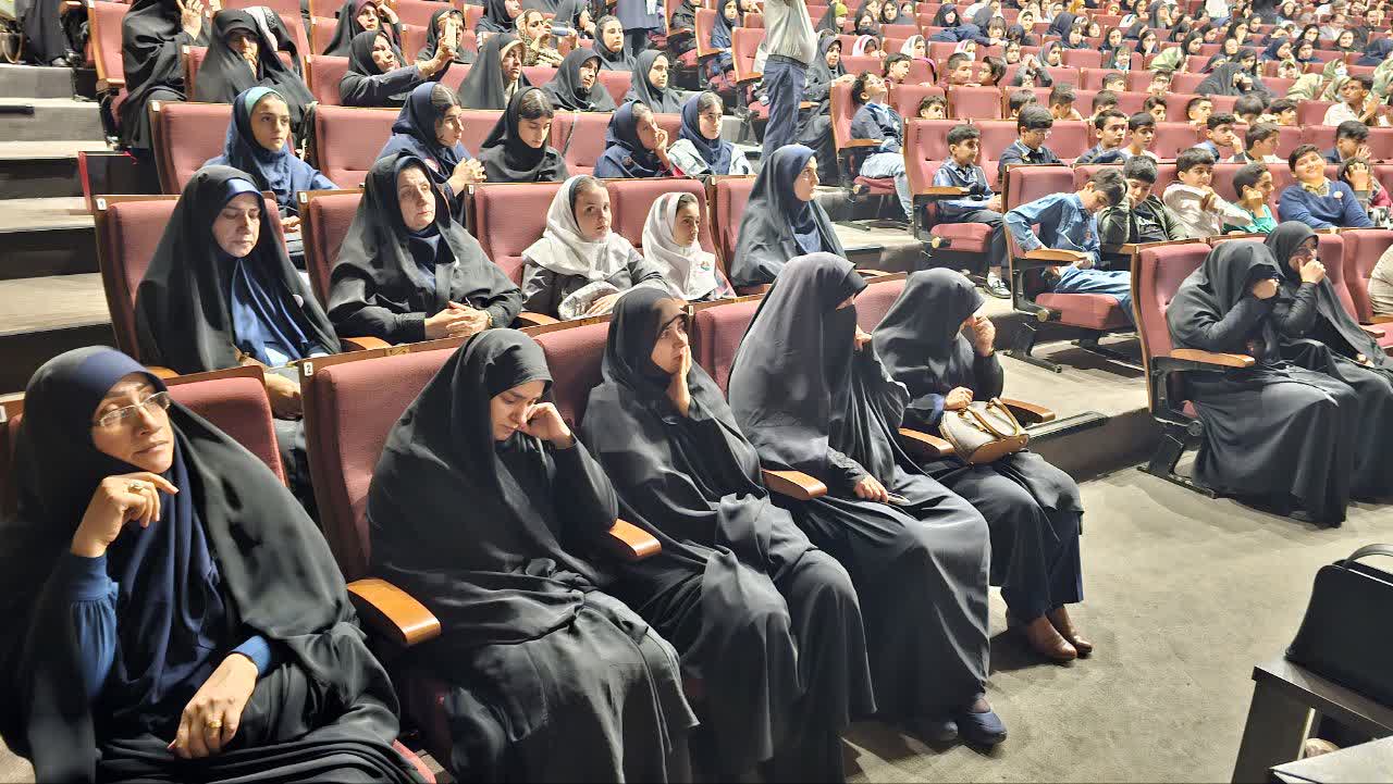 حضور کاروان خدام رضوی در جمع دانش آموزان و فرهنگیان رشت