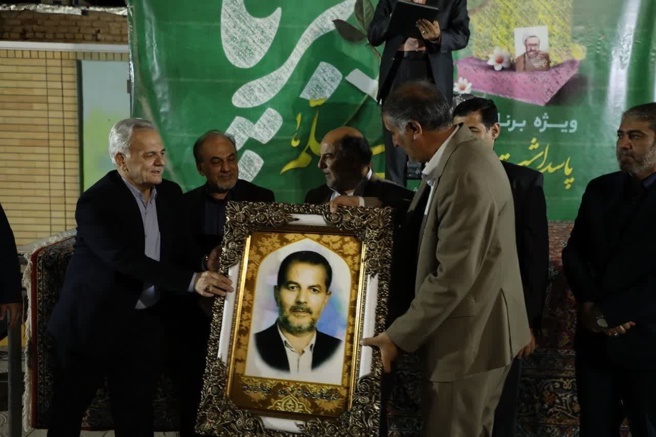 برگزاری ویژه برنامه «برپا» در پاسداشت مقام معلم در راوند کاشان
