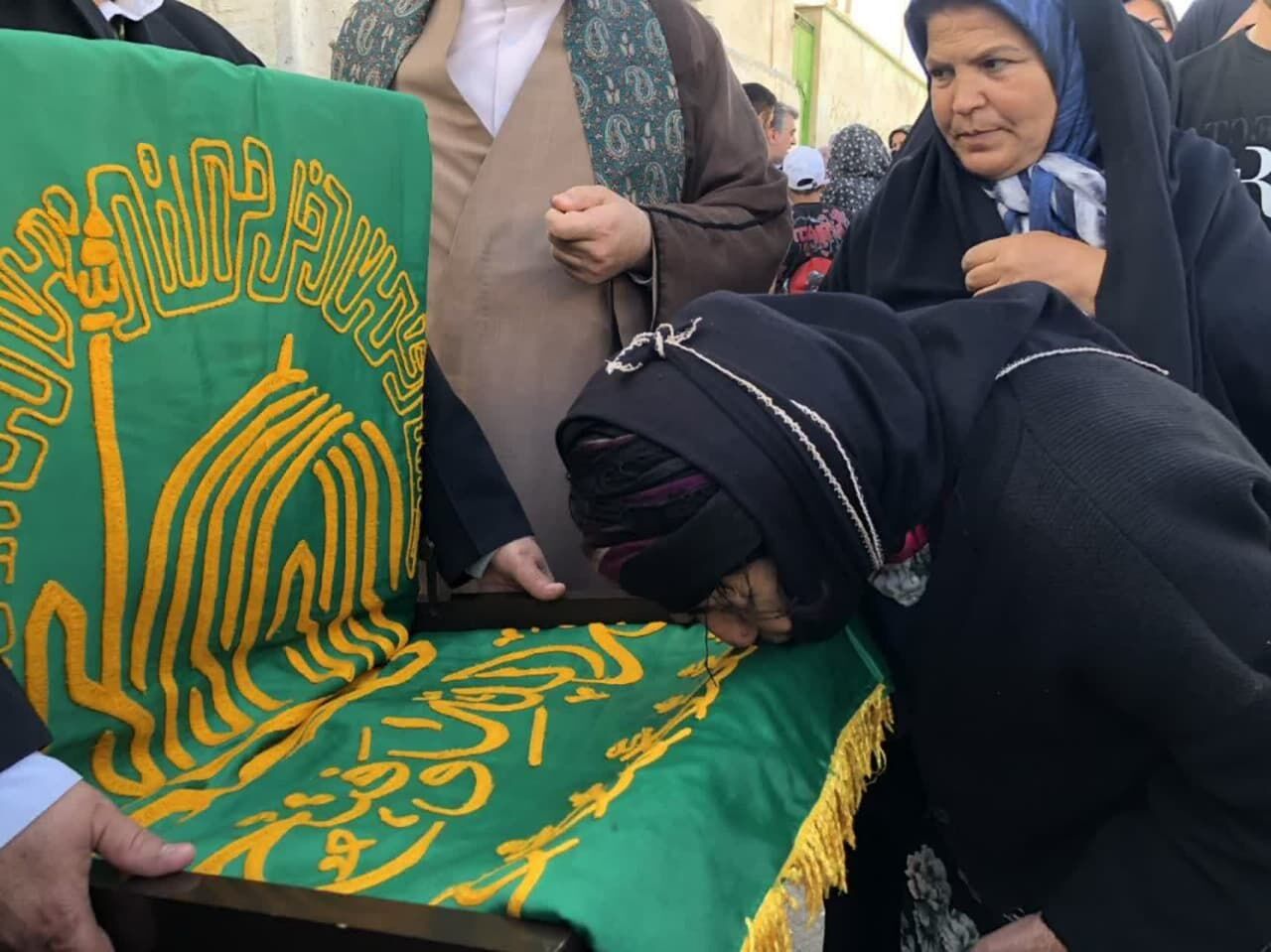 اجرای برنامههای زیرسایه خورشید با حضورنسل جوان در کرمانشاه