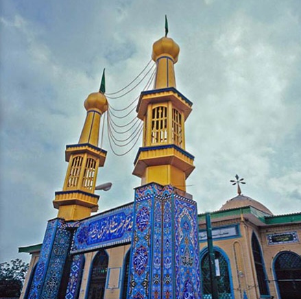 خواهر امام، امامزادهای برای دلتنگیهای بی وقفه