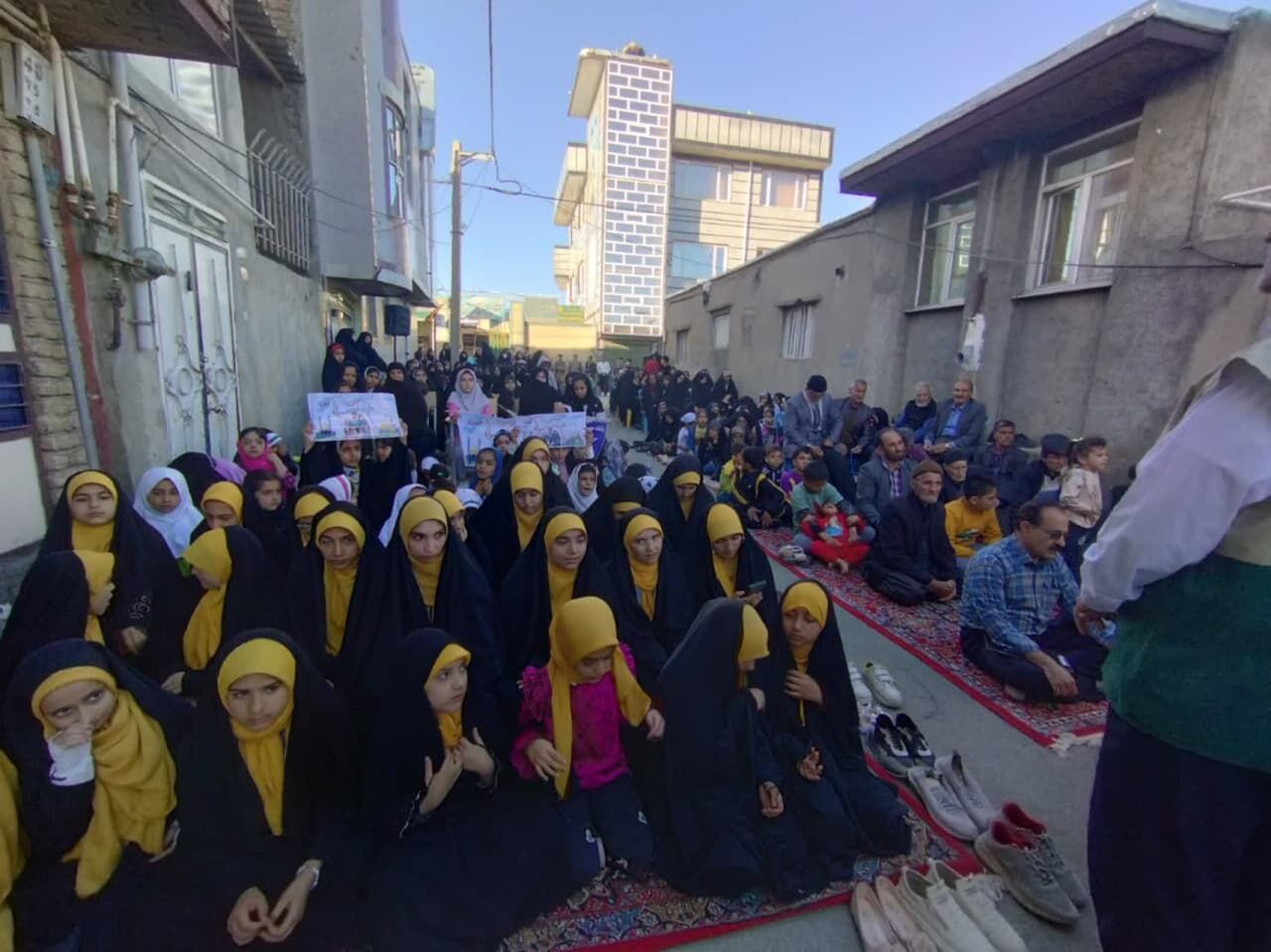 برگزاری مراسم جشن بزرگ ولادت امام رضا(ع) به همت جوانان مسجدی در سنقر