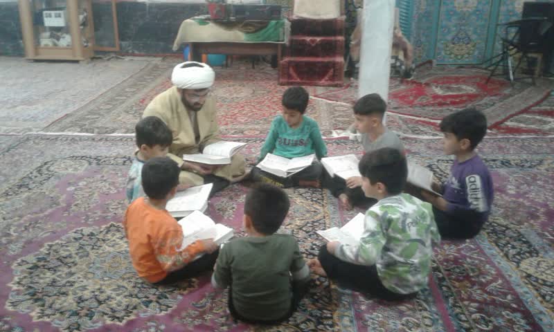 از کلاسهای قرآنی تا قالیبافی با استفاده از ظرفیت امامزاده عبدالله ملایر