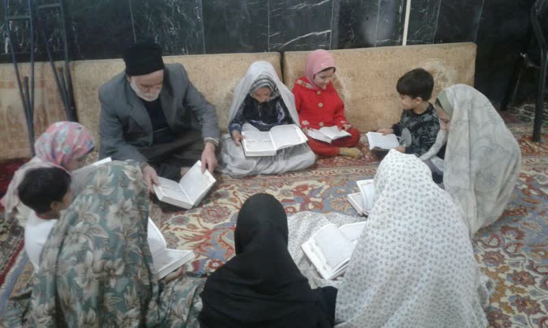 از کلاسهای قرآنی تا قالیبافی با استفاده از ظرفیت امامزاده عبدالله ملایر