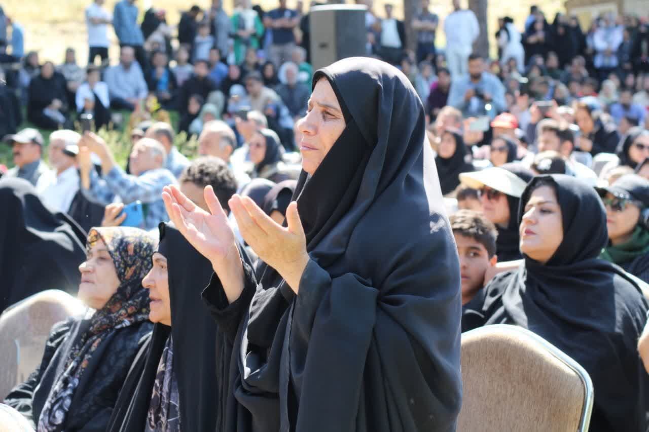 همایش بزرگ پیاده روی خانوادگی در کرمانشاه برگزار شد