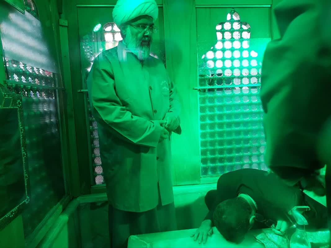 آیین غباررویی و عطرافشانی ضریح مطهر حضرت بیبیسکینه سلام الله علیها انجام شد