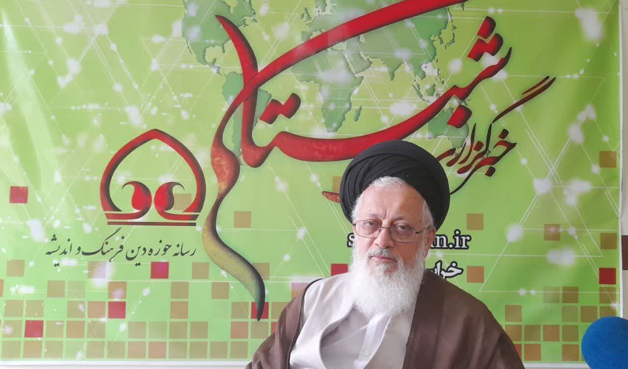 طرح اسامی برای قائم مقامی رهبری کذب است/ مسجد محور همه امور باشد