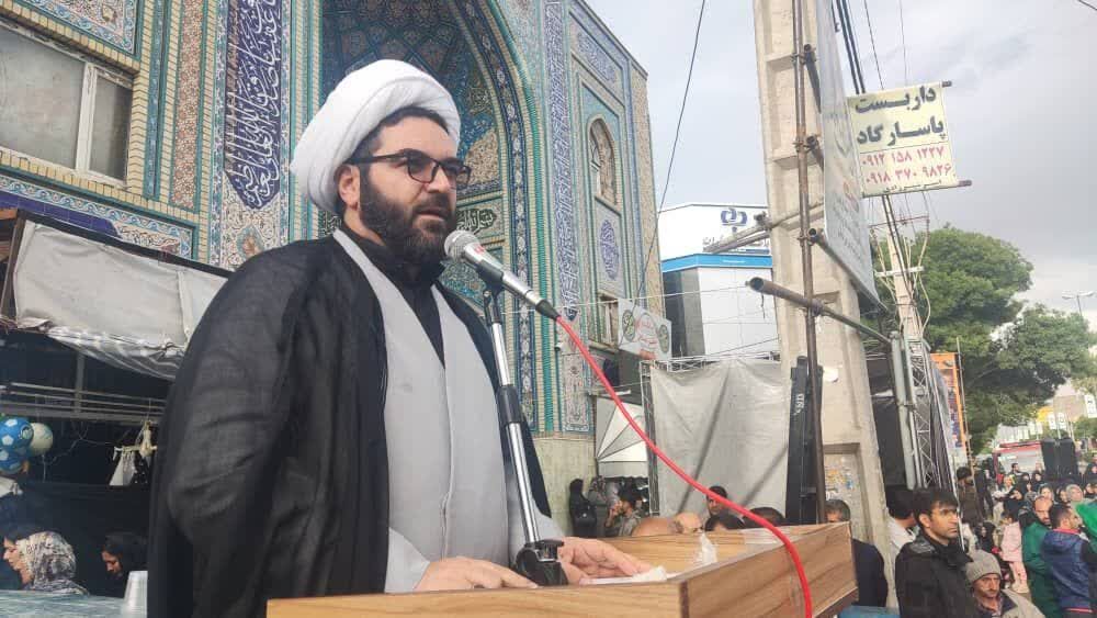 اجتماع مردمی به مناسبت شهادت خادم الرضا(ع) در قروه