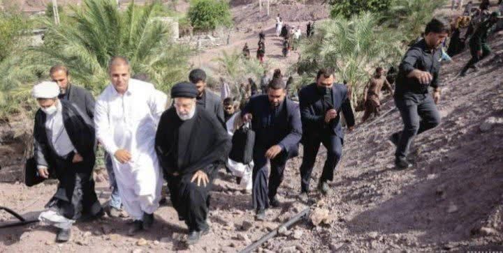 سادگی و صمیمیت رییس جمهوری مردم روستای کروچان را متعجب کرده بود