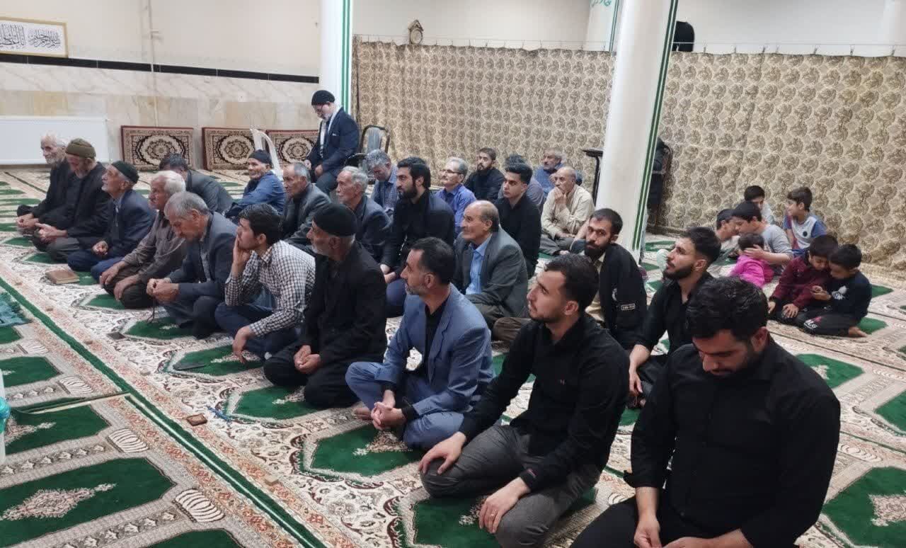 برگزاری مراسم قرائت سوره الرحمن در مسجد سیدالشهداء سنقر