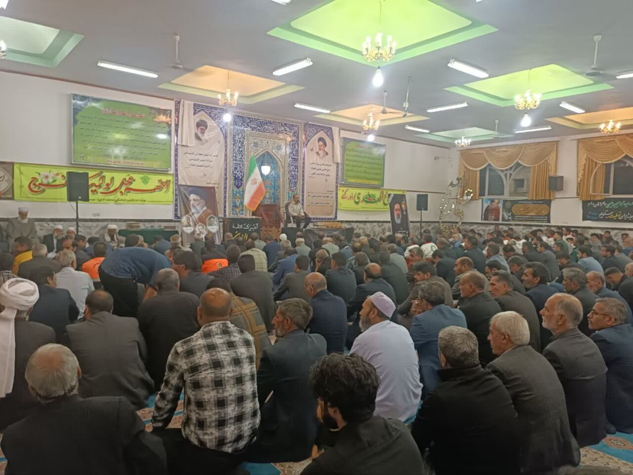 تواضع، خدمتگذاری و سختکوشی علت محبوبیت شهید رئیسی بود