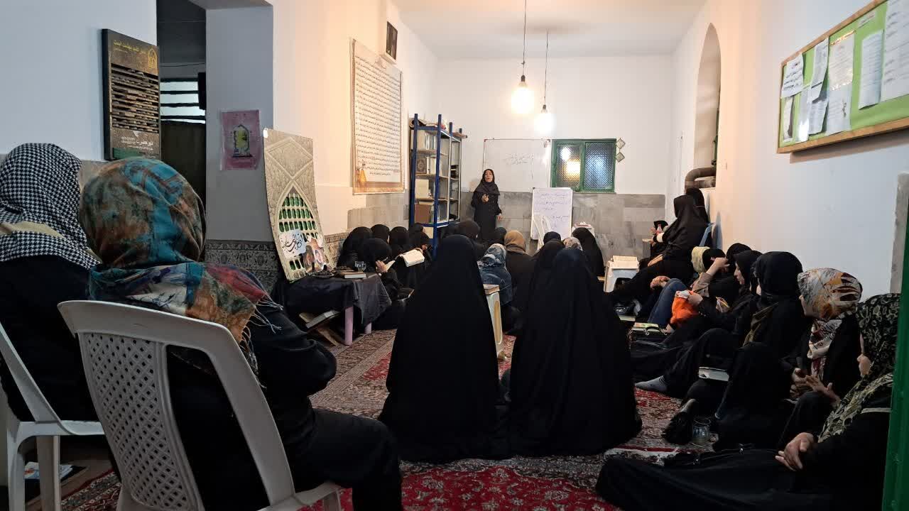 زیست مومنانه شهید جمهور در تبیین های مادرانه روایت می شود