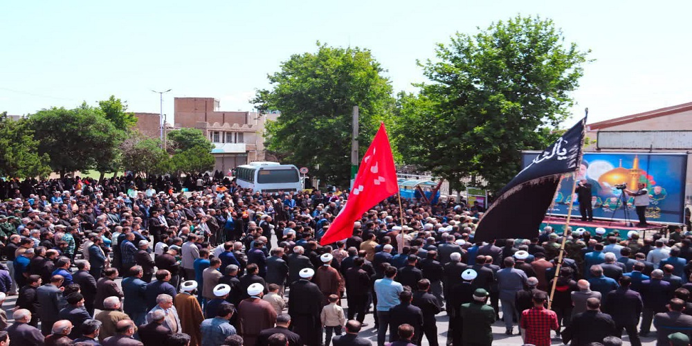 خادم الرضا مزد سالها خدمت صادقانه و عارفانه خود را گرفت/عزاداری ۶ کیلومتری مردم خوی برای شهدای خدمت