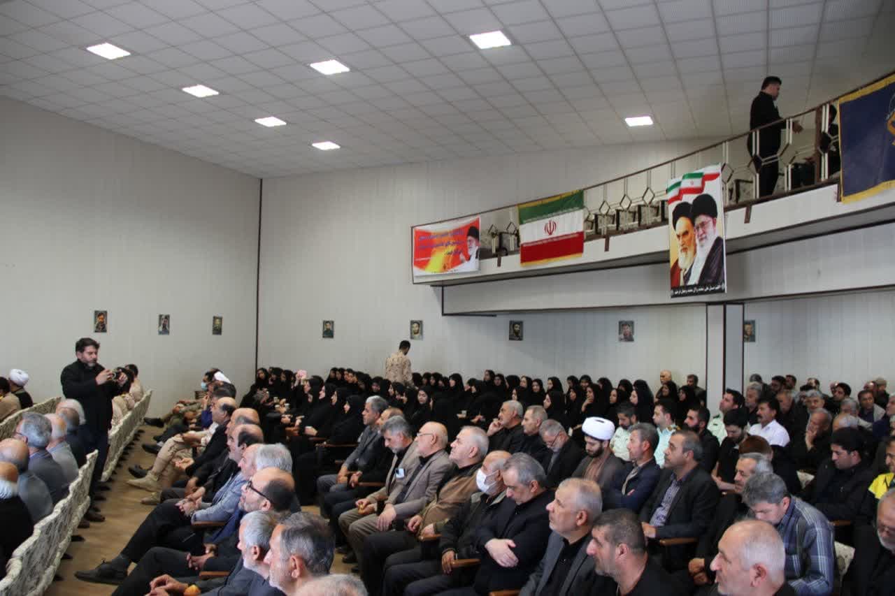 سوم خرداد نماد مقاومت ملت ایران در برابر جبهه استکبار است