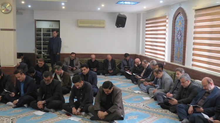 دل در مصیبتهای بزرگ با خواندن قرآن و دعا آرامش میگیرد