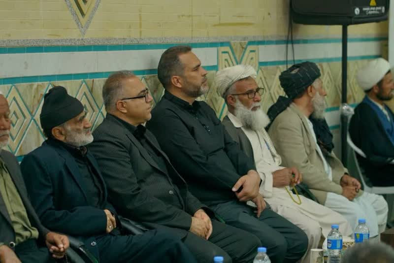 حضور پرشور افغانستانی های مقیم استان سمنان در مراسم بزرگداشت شهدای خدمت