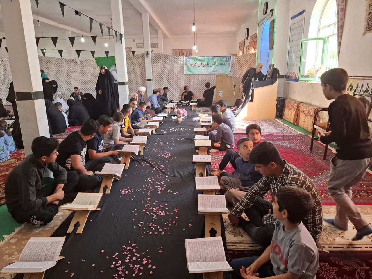 سنگ تمام بچههای مسجدی برای اجرای محافل قرآنی ویژه شهدای خدمت در کردستان